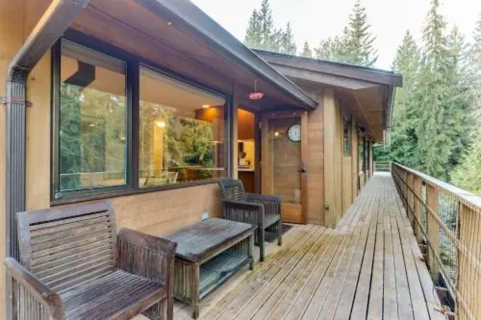 Sleeping Raven Woodland Retreat