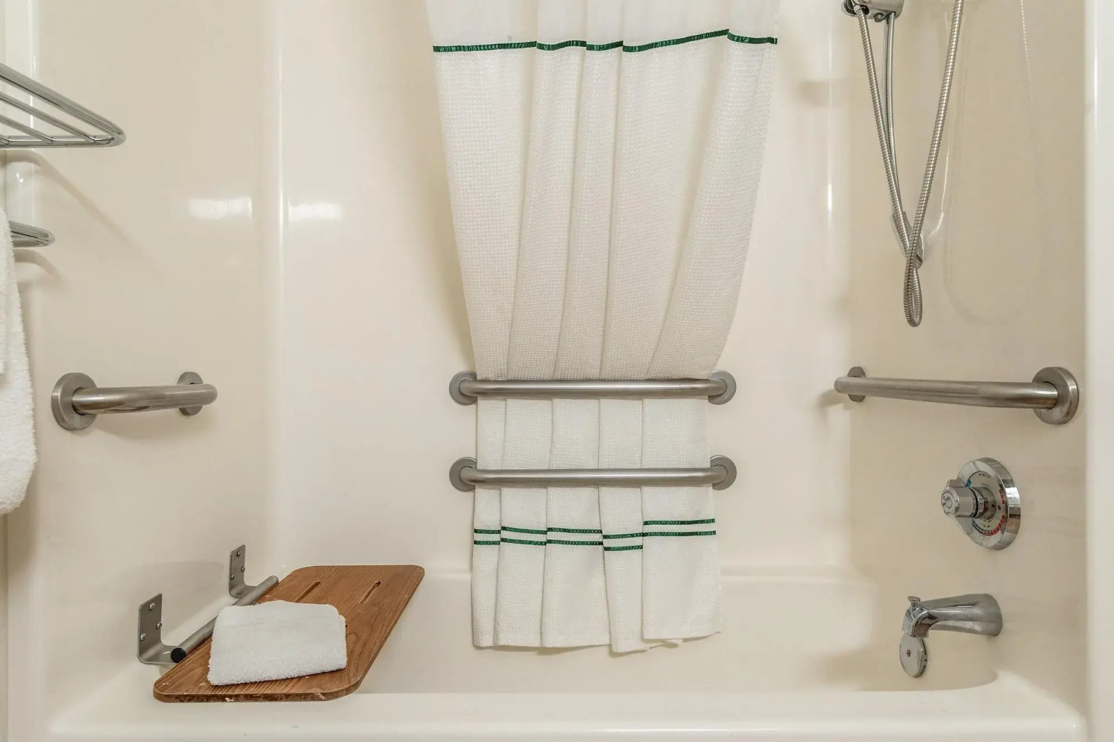 HomeTowne Studios Tacoma - Hosmer