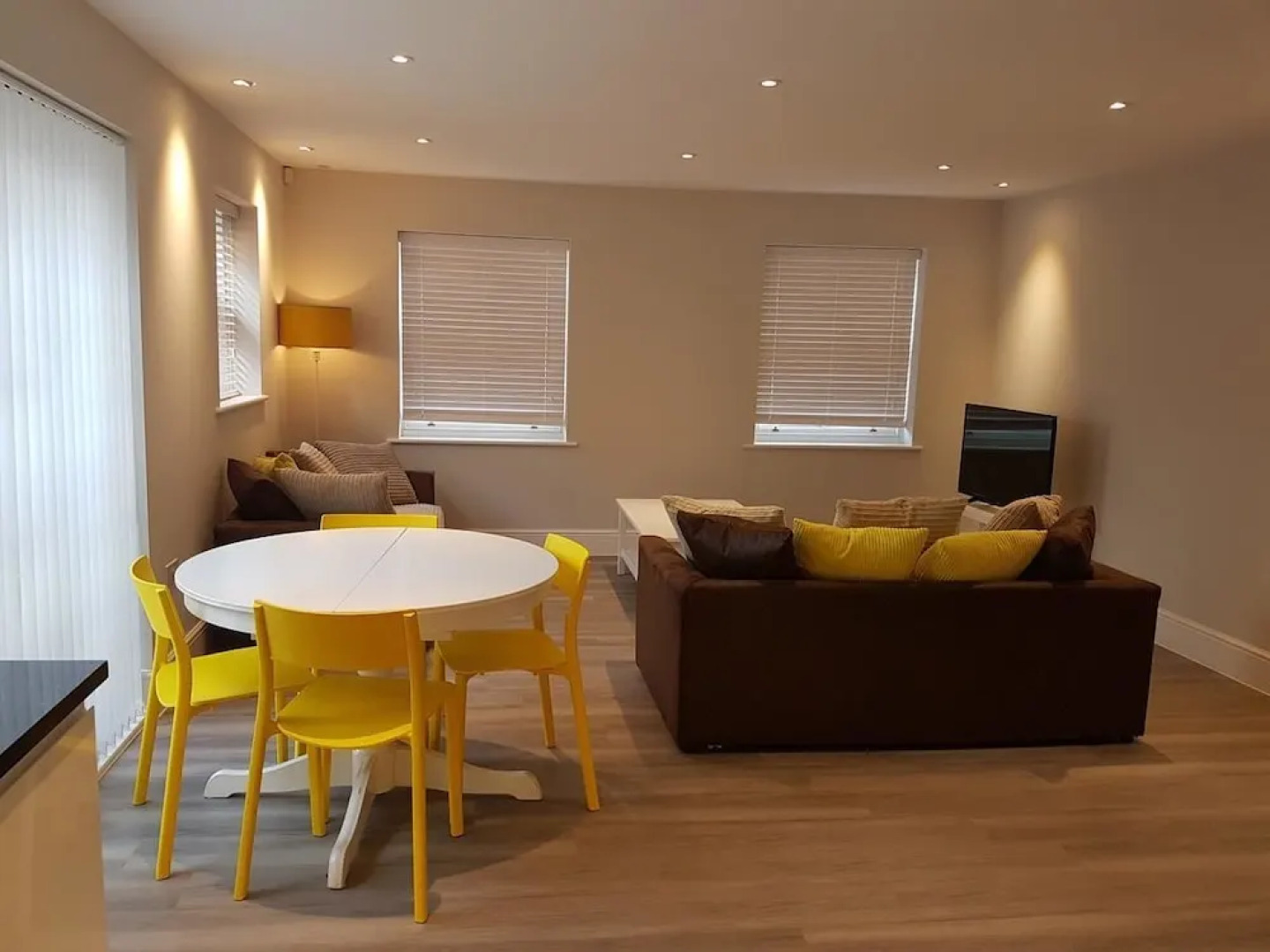 Icon Crownleigh 3 With Free Wifi