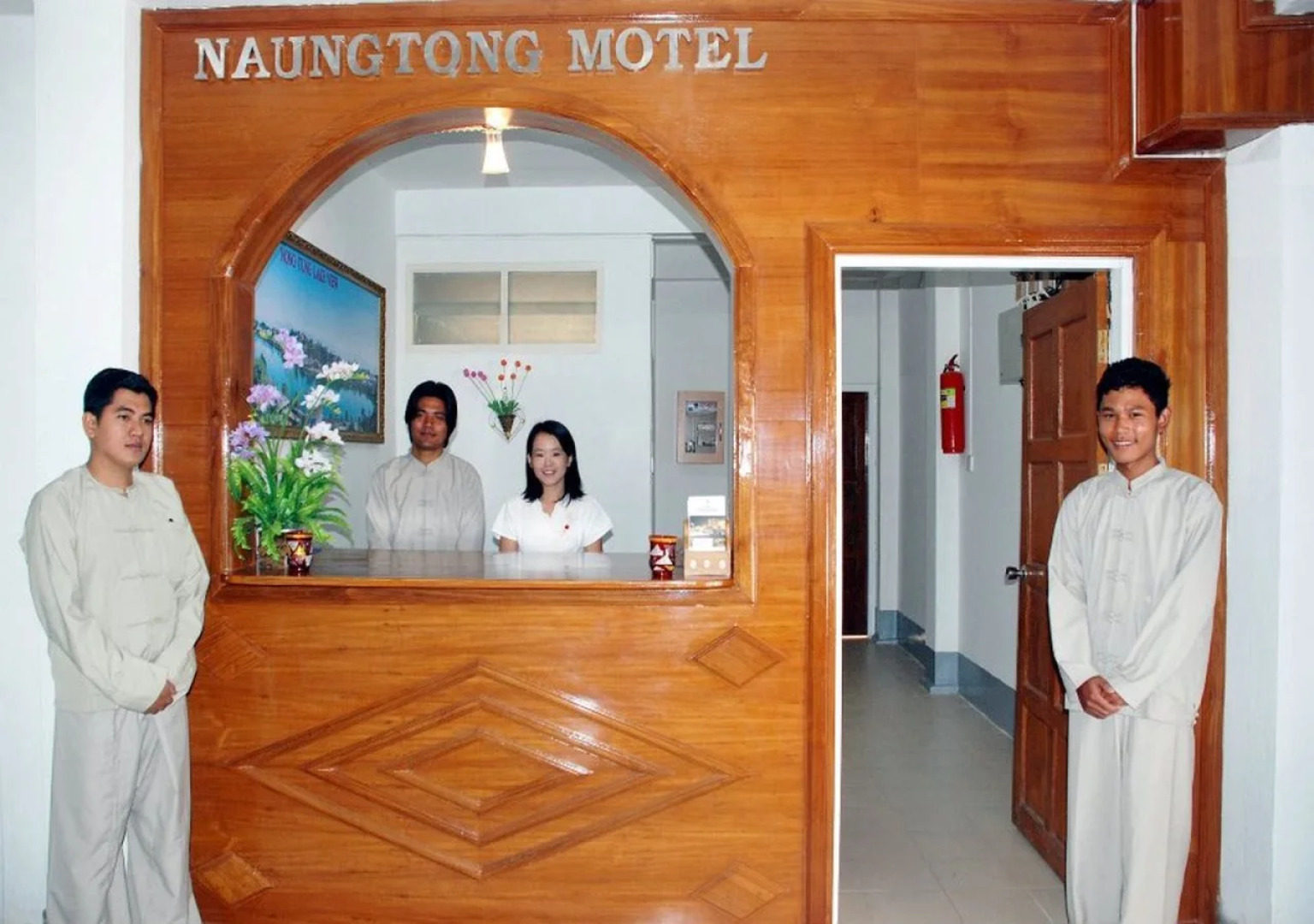Naung Tong Hotel