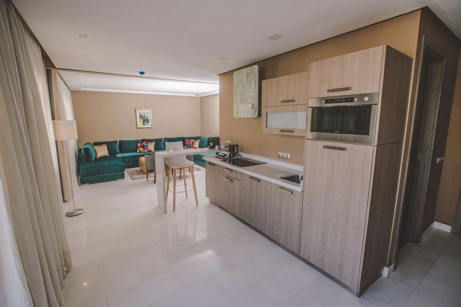 New Art's DownTown Hotel