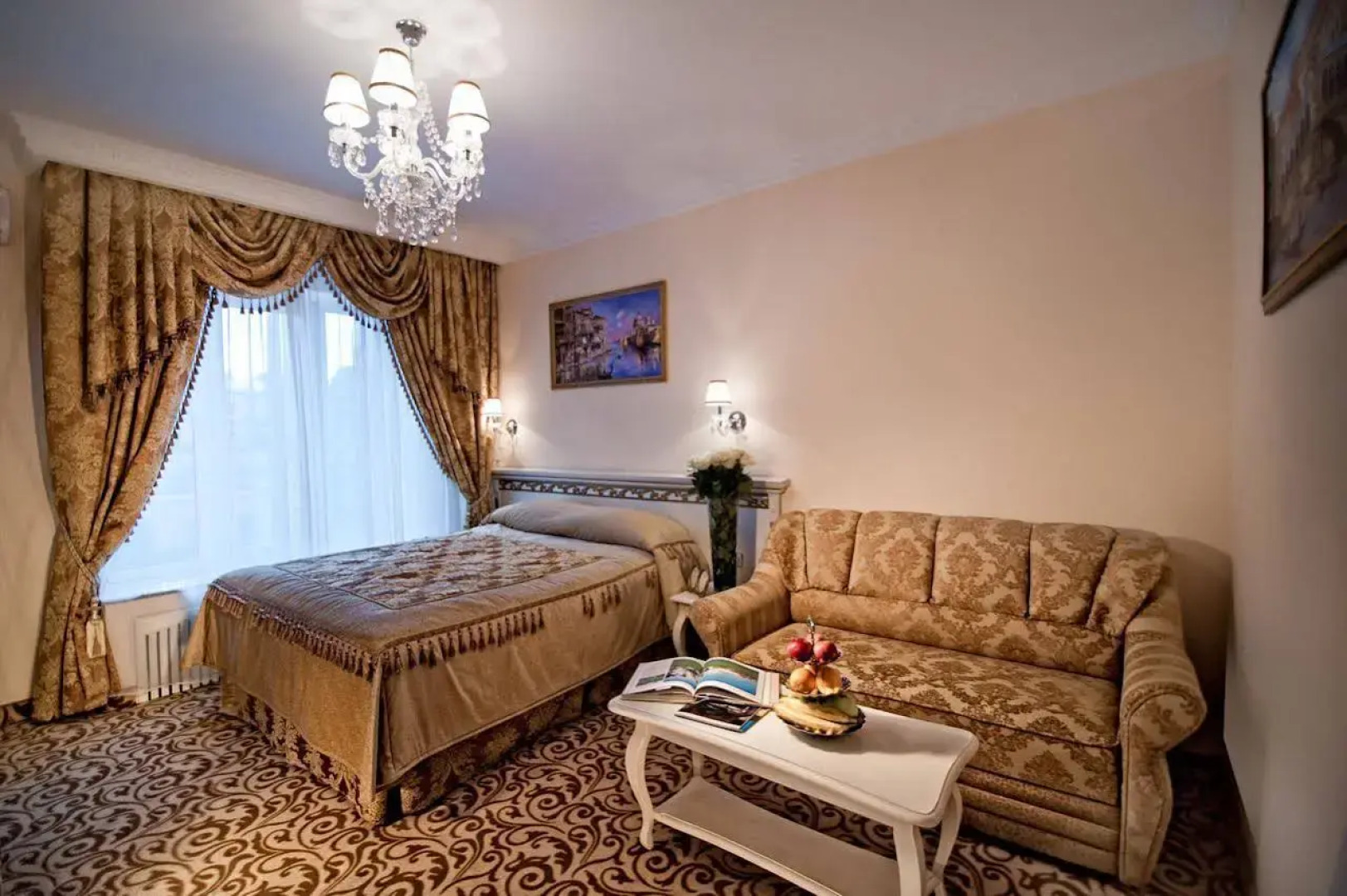 Отель «Роял Сити»