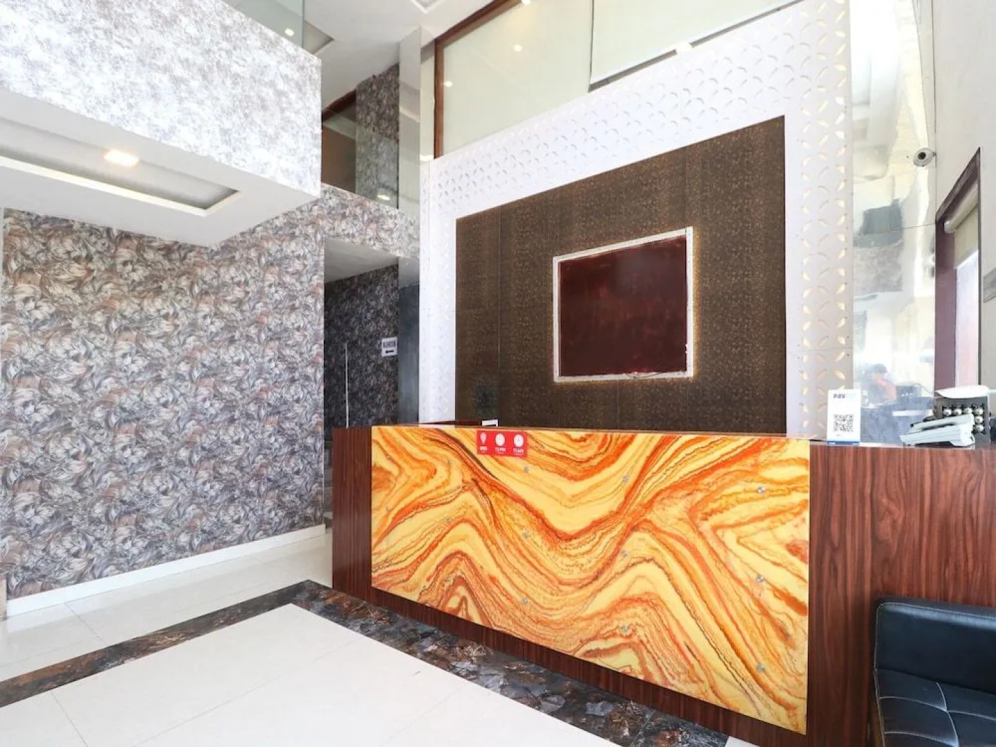 OYO 29950 Hotel Ml Pride