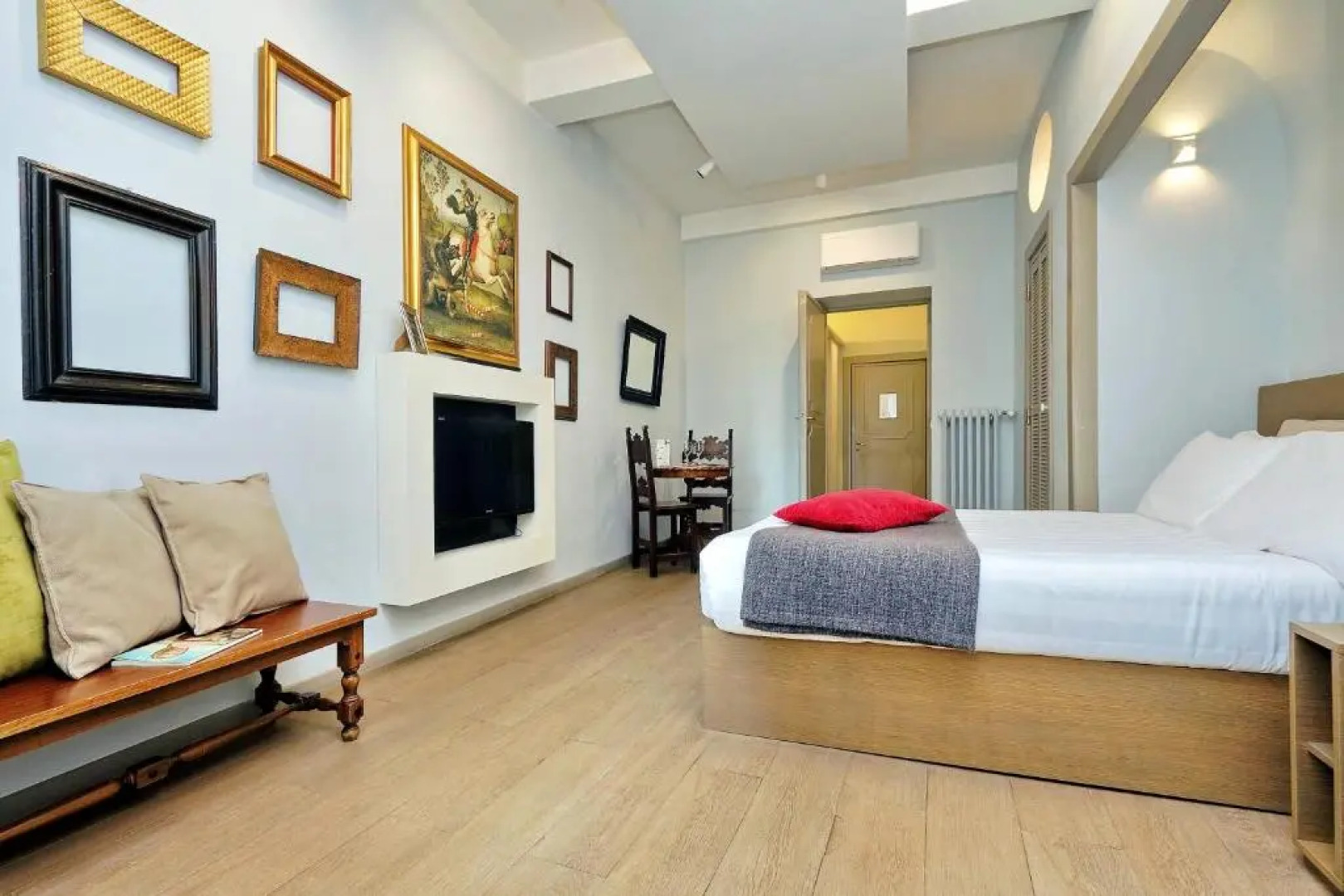 Raffaello Charmsuite