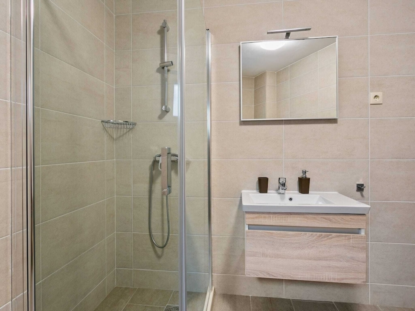 Pleasant Apartment in Drvenik With Balcony