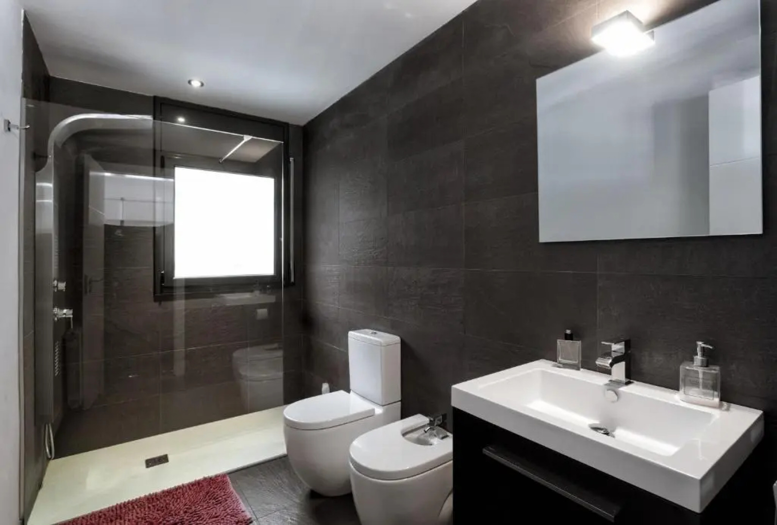 Vila Burriac ,Sunny, Spacious , Private Pool