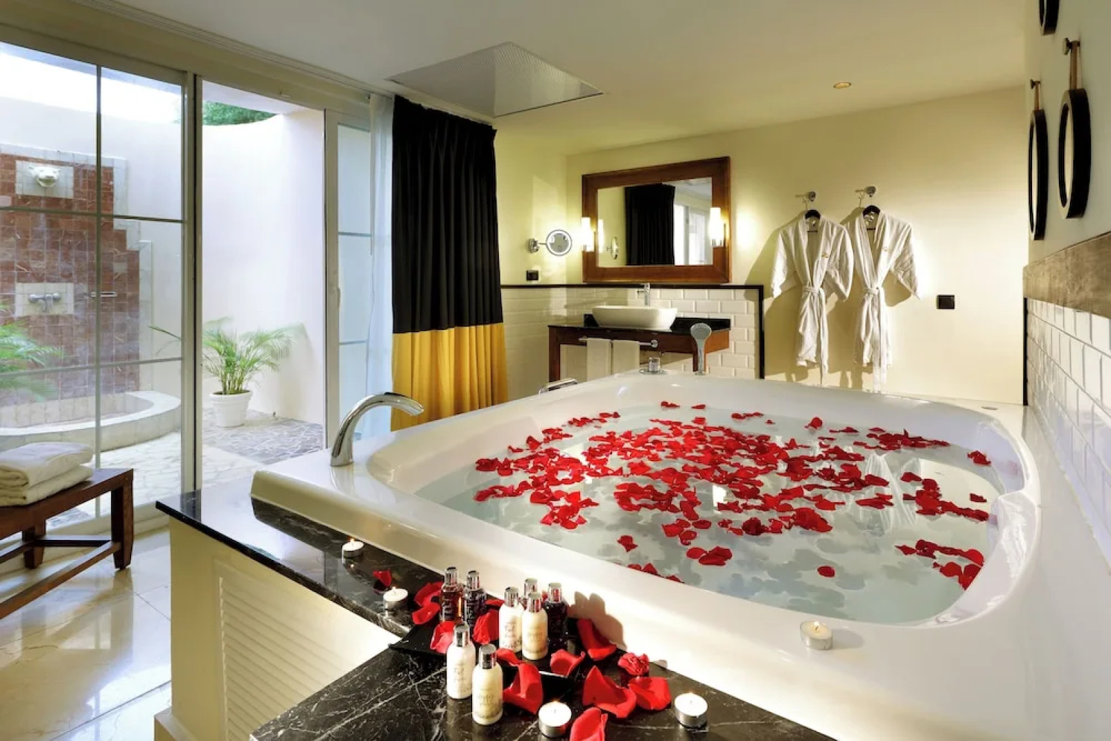 The Signature Level At Grand Palladium Lady Hamilton Resort & Spa