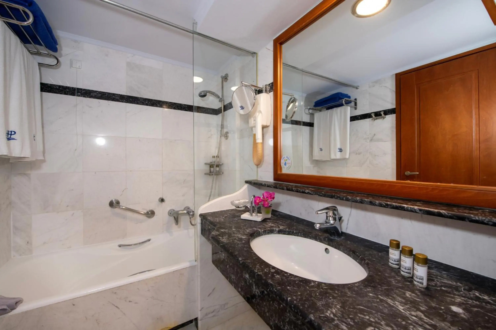 Hydramis Palace Beach Resort