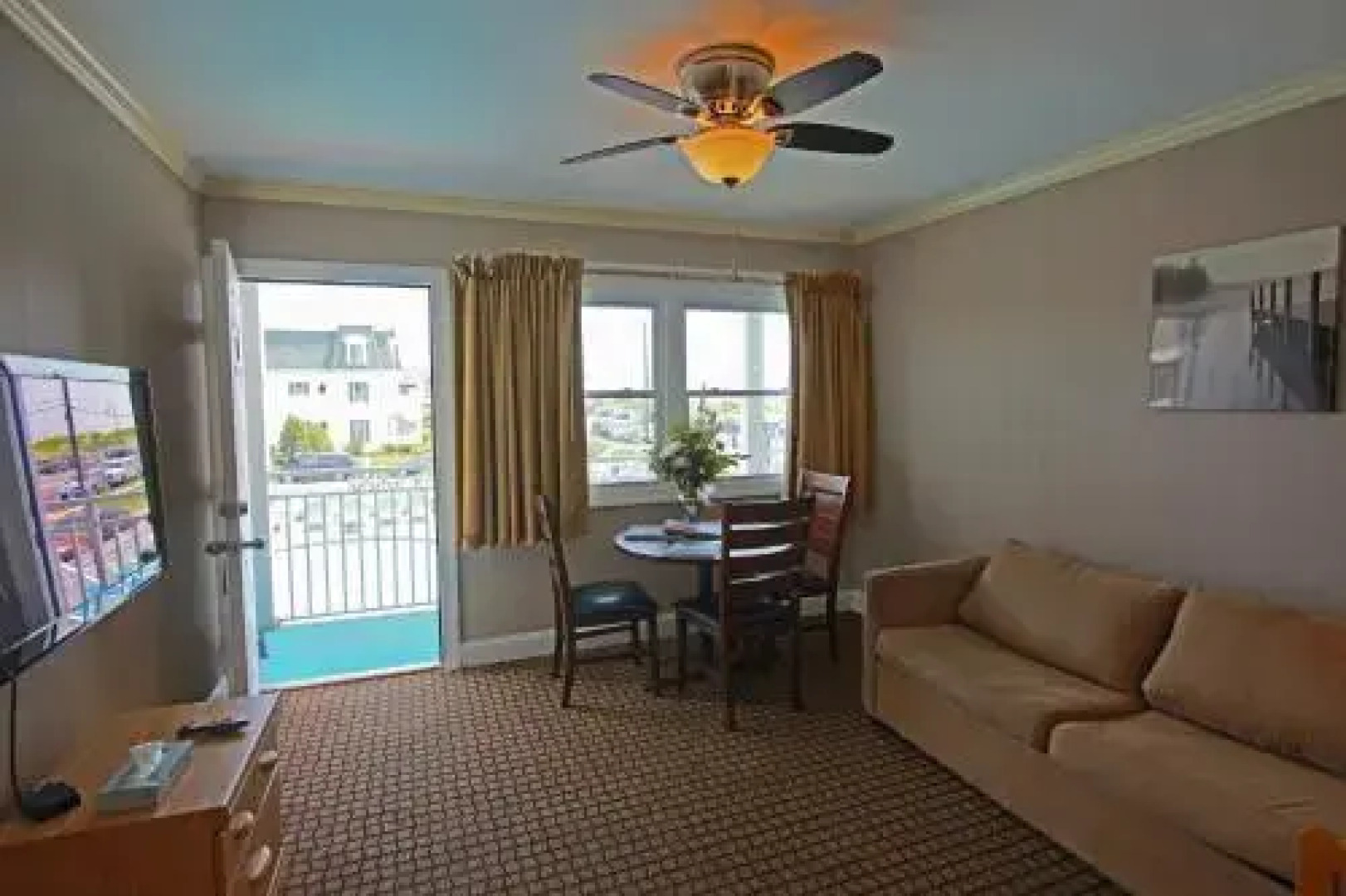 Colton Court Motor Inn