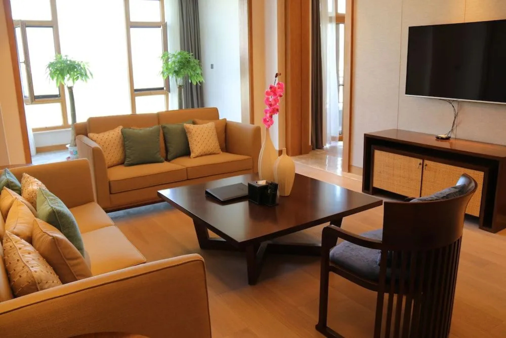 Zhuo Run Hot Spring Jian Guo Hotel