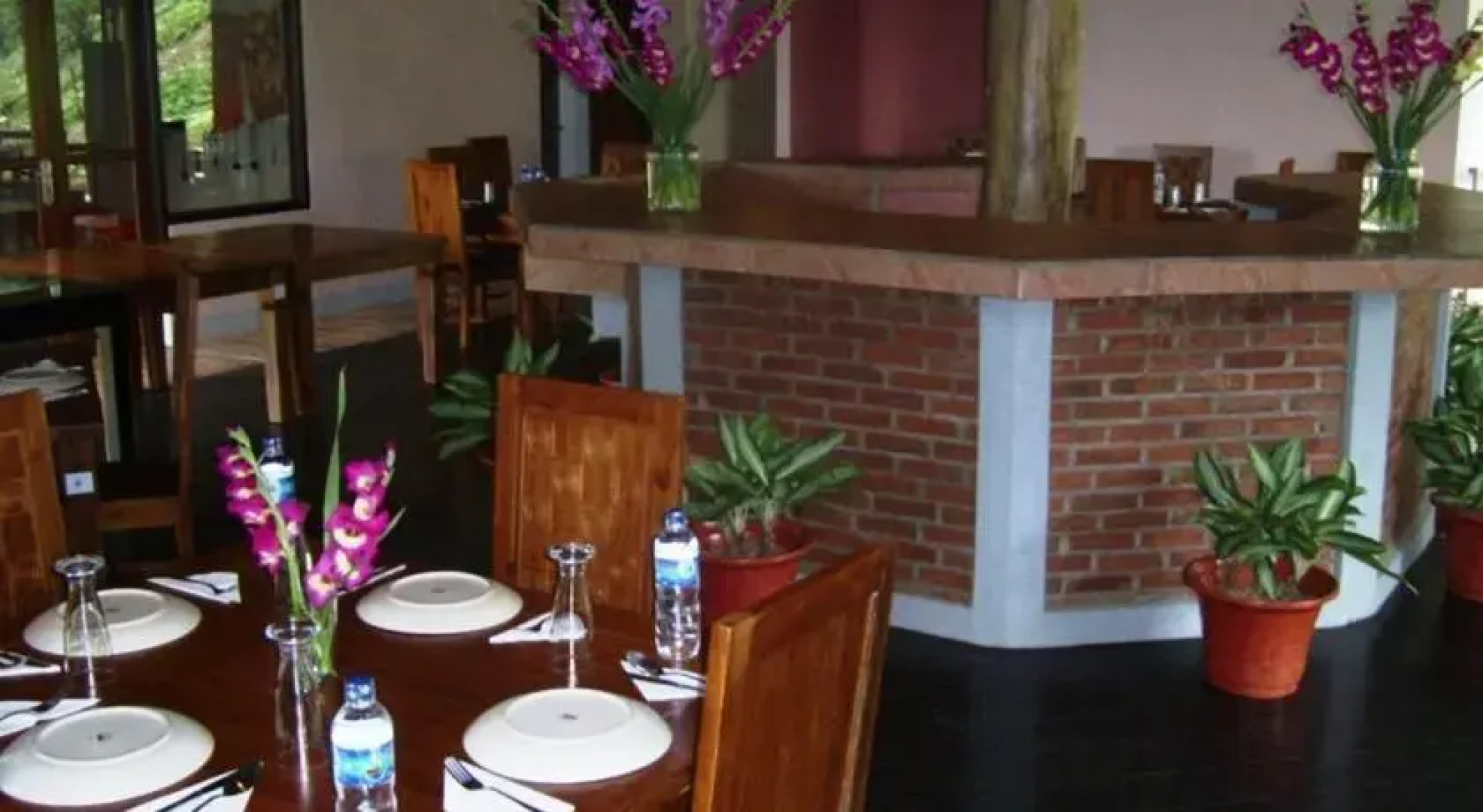 Greenlake Retreat Bungalows Linow