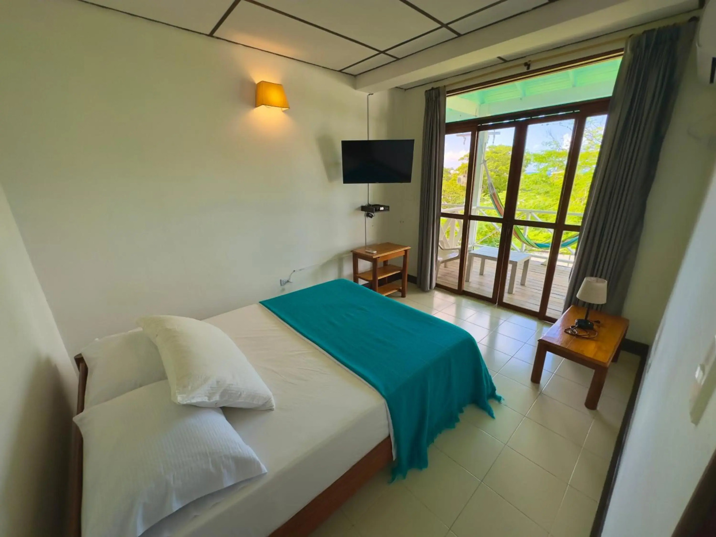 South West Bay Cabañas