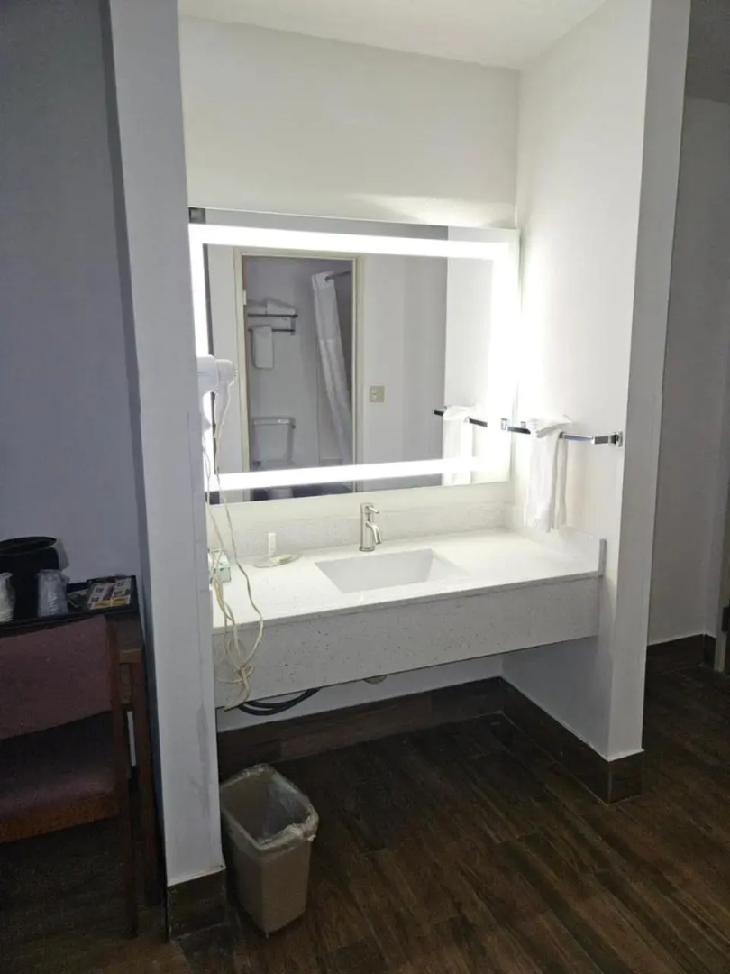 Super 8 Motel - Beaver