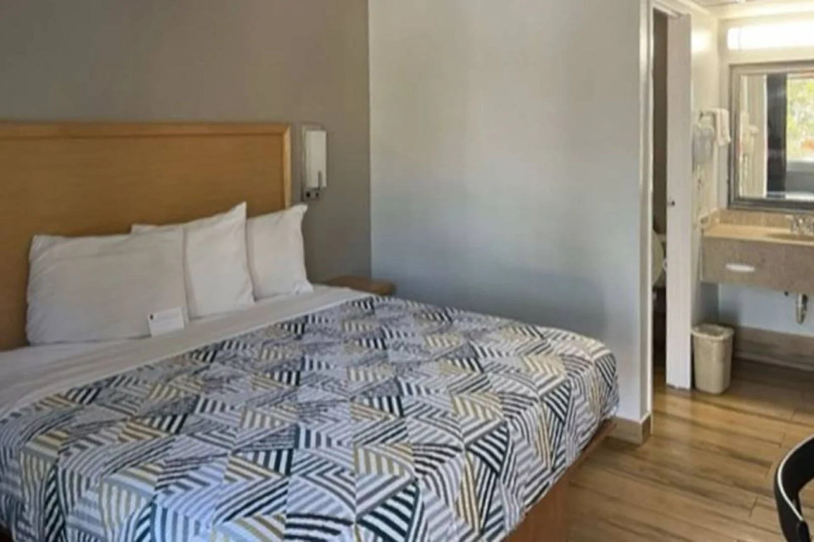 Travelodge Riviera Beach