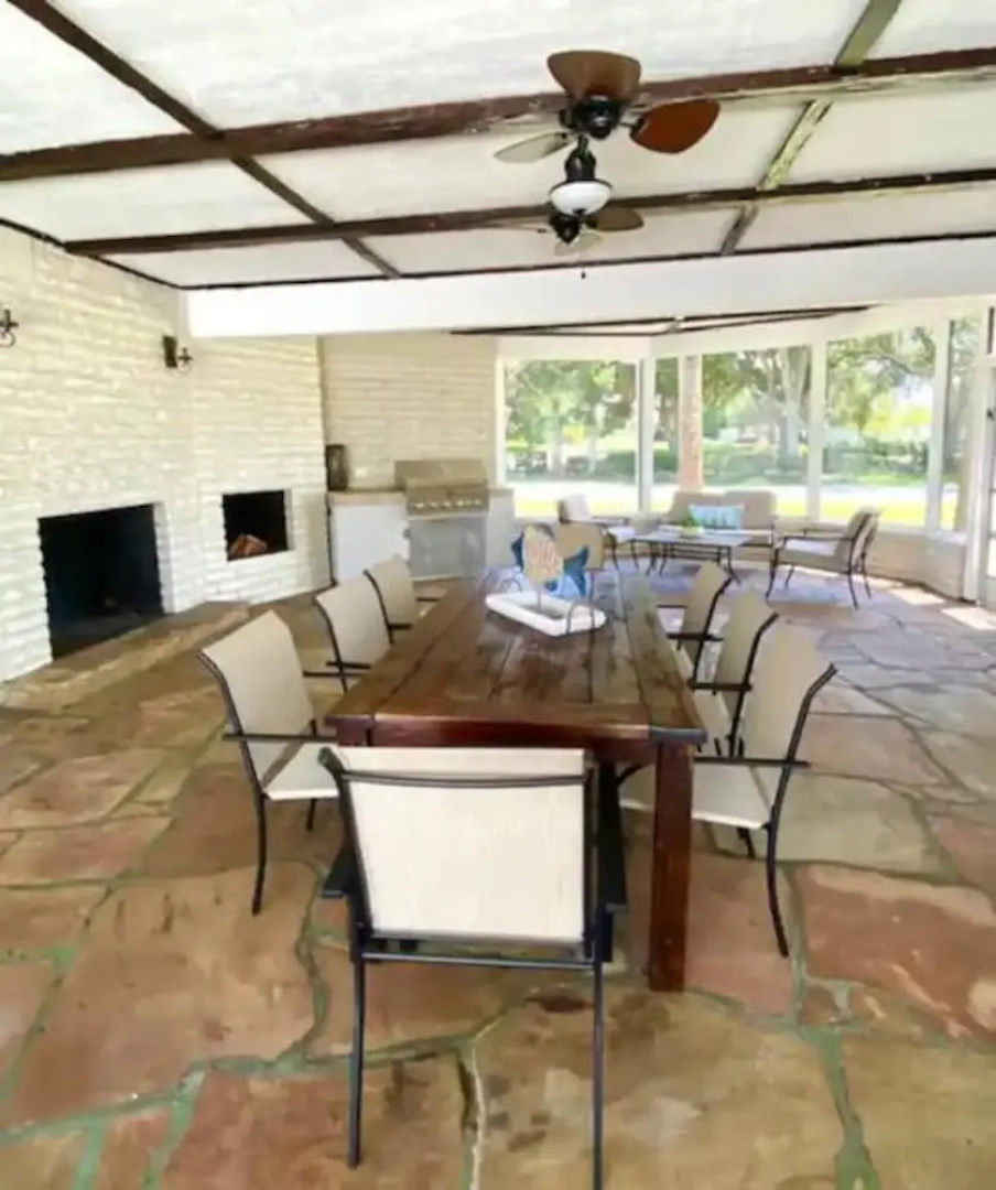 Cozy 4-Bedroom Beachside Home