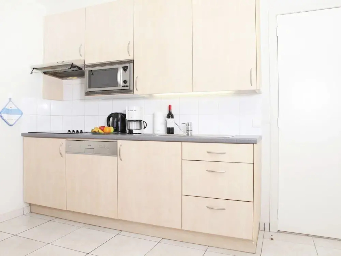 Sunny Bredene Stay by Sea