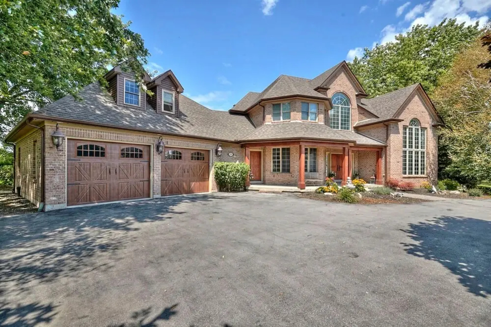 Canadian Grand Executive Villa