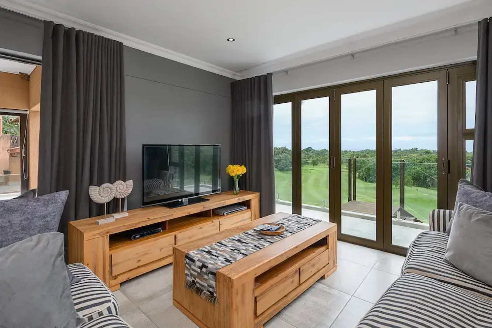 San Lameer Villa Rentals 14109