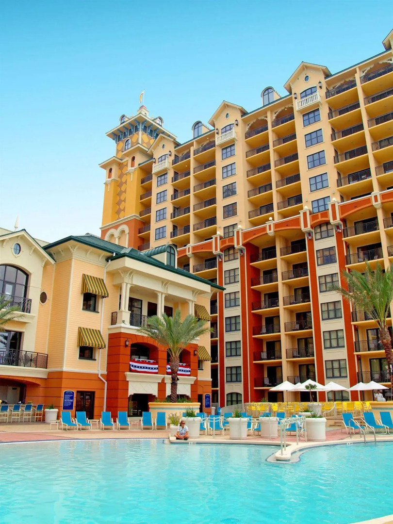 Emerald Grande Condominiums at HarborWalk Village