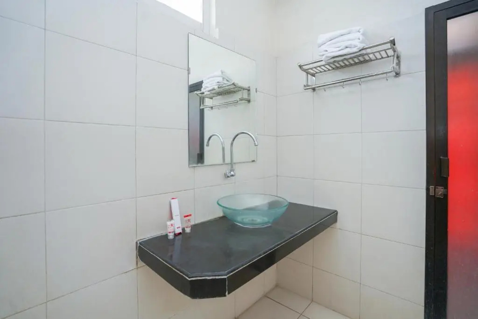 OYO 1430 Hotel Ratna Syariah