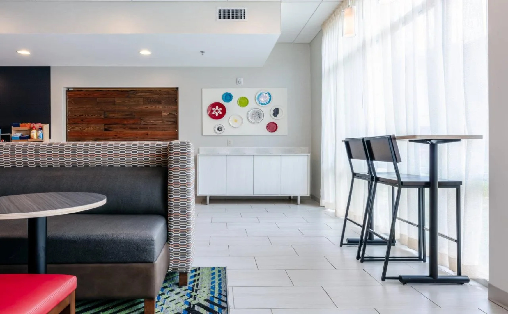 Holiday Inn Express Calhoun South by IHG