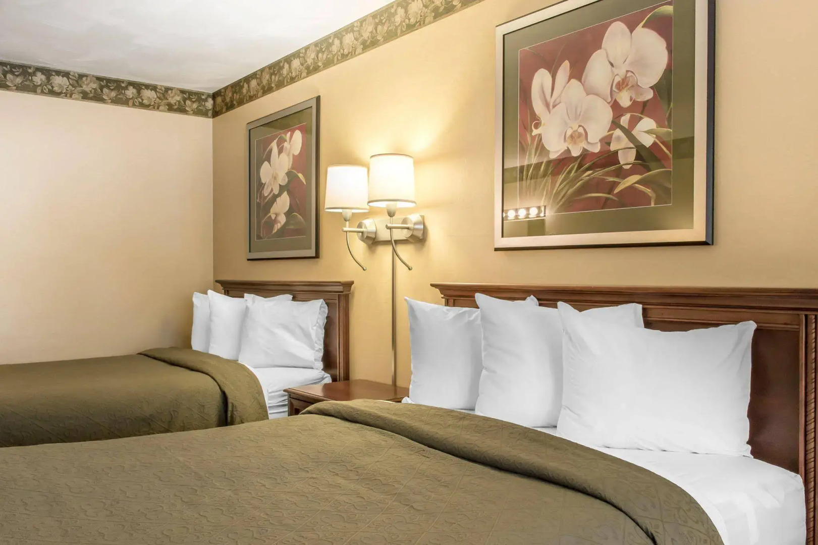 Quality Inn Breeze Manor