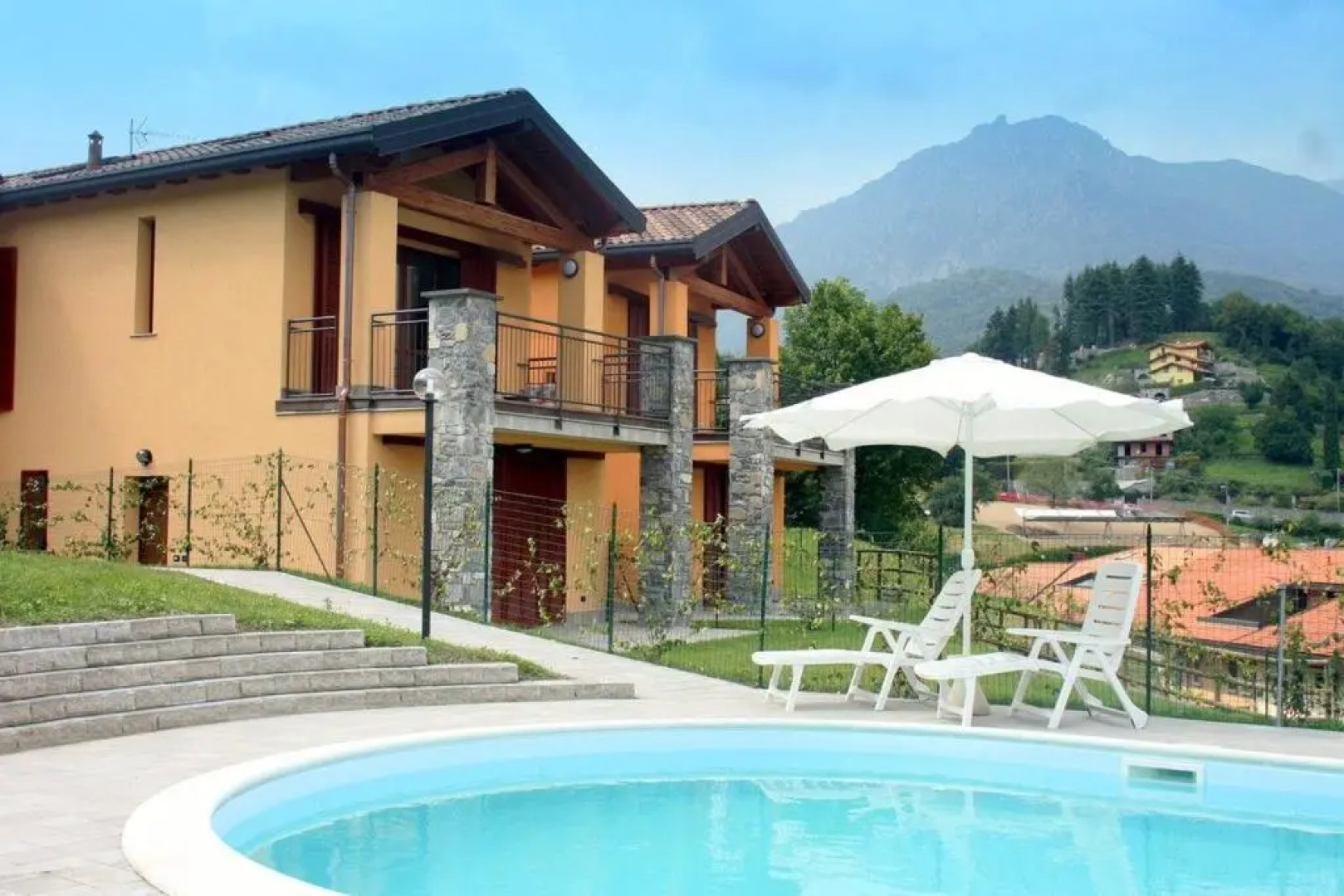 Oleandro Balcony 5 - Menaggio by Lovecomo