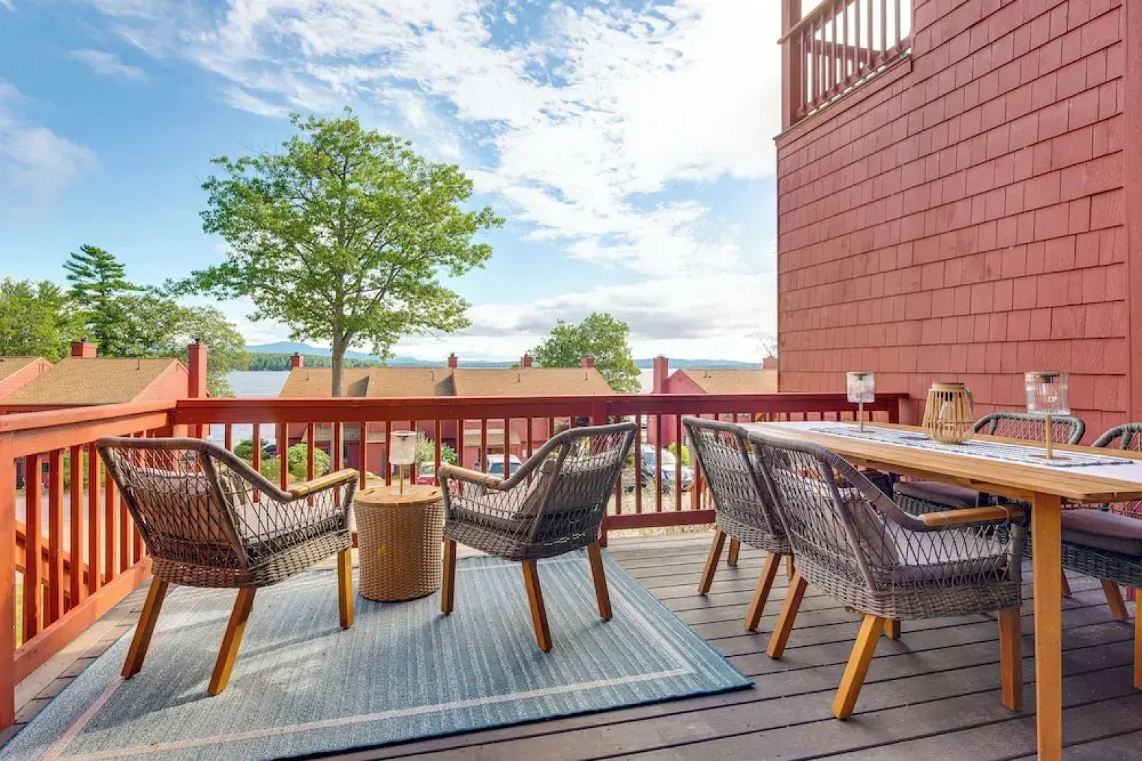 Waterfront Community: Lake Winnipesaukee Retreat!