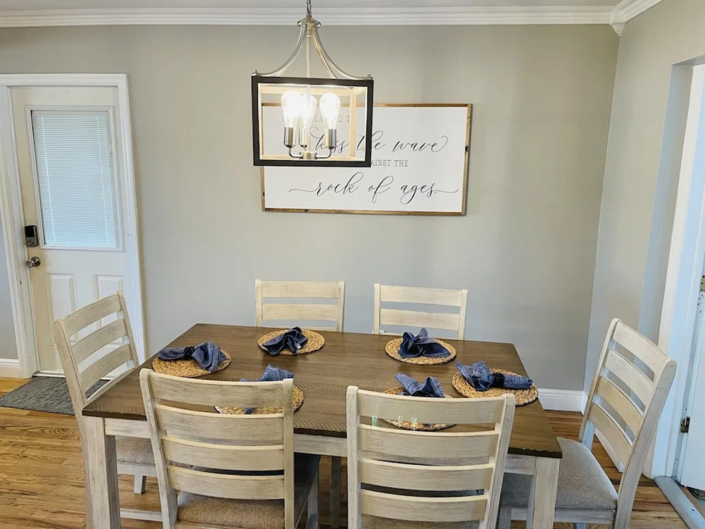 Kiss the Wave - Spacious 4BR 3BA w Pool hot tub