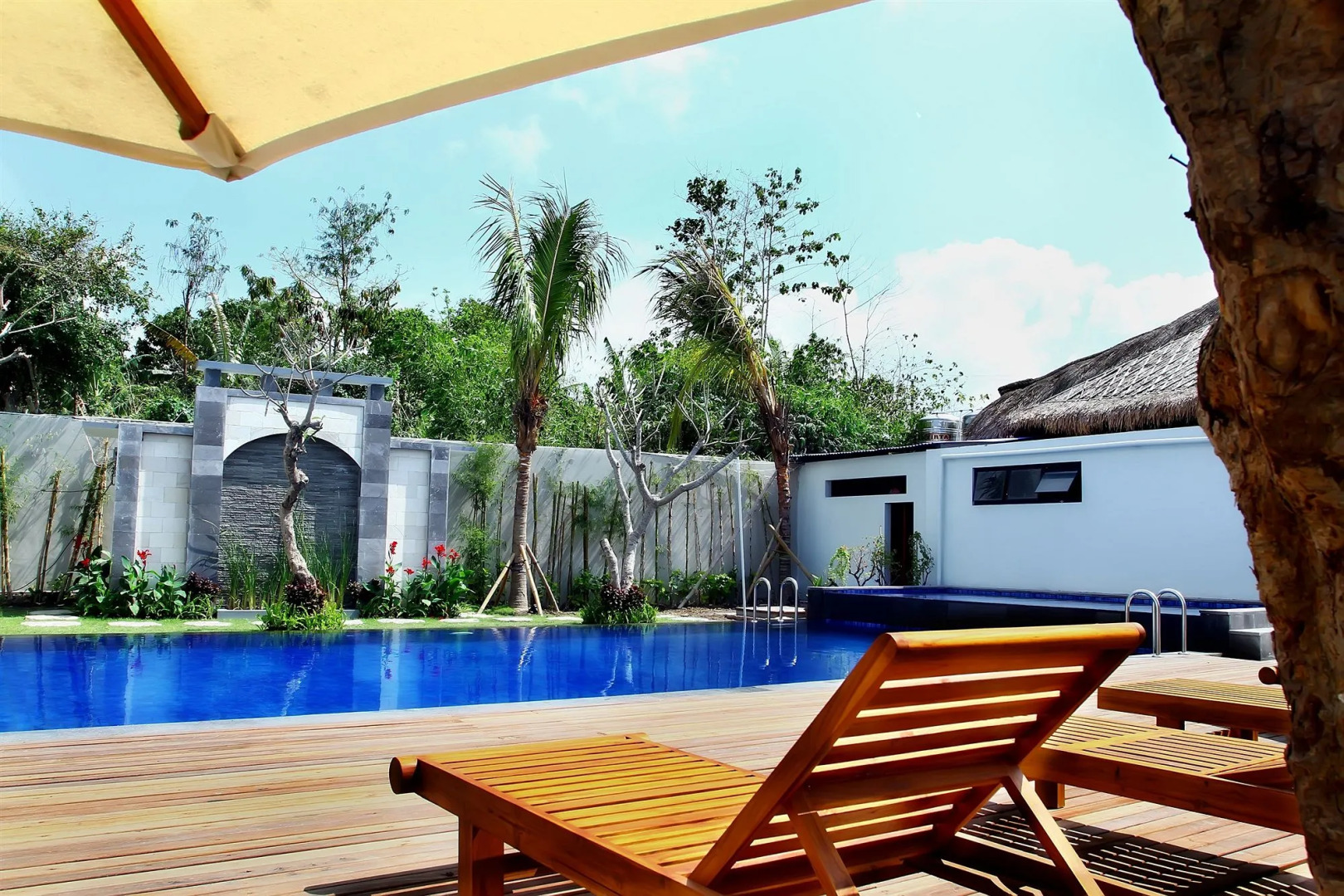 Grand Royal BIL Hotel