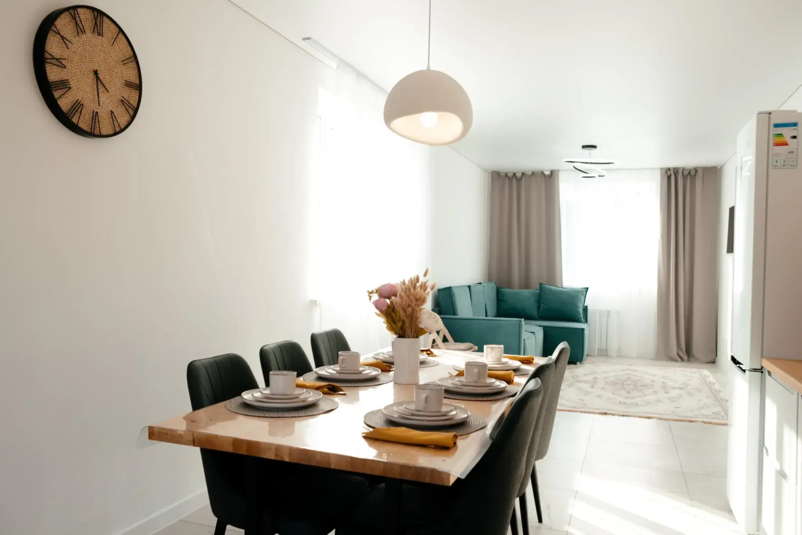 У аэропорта