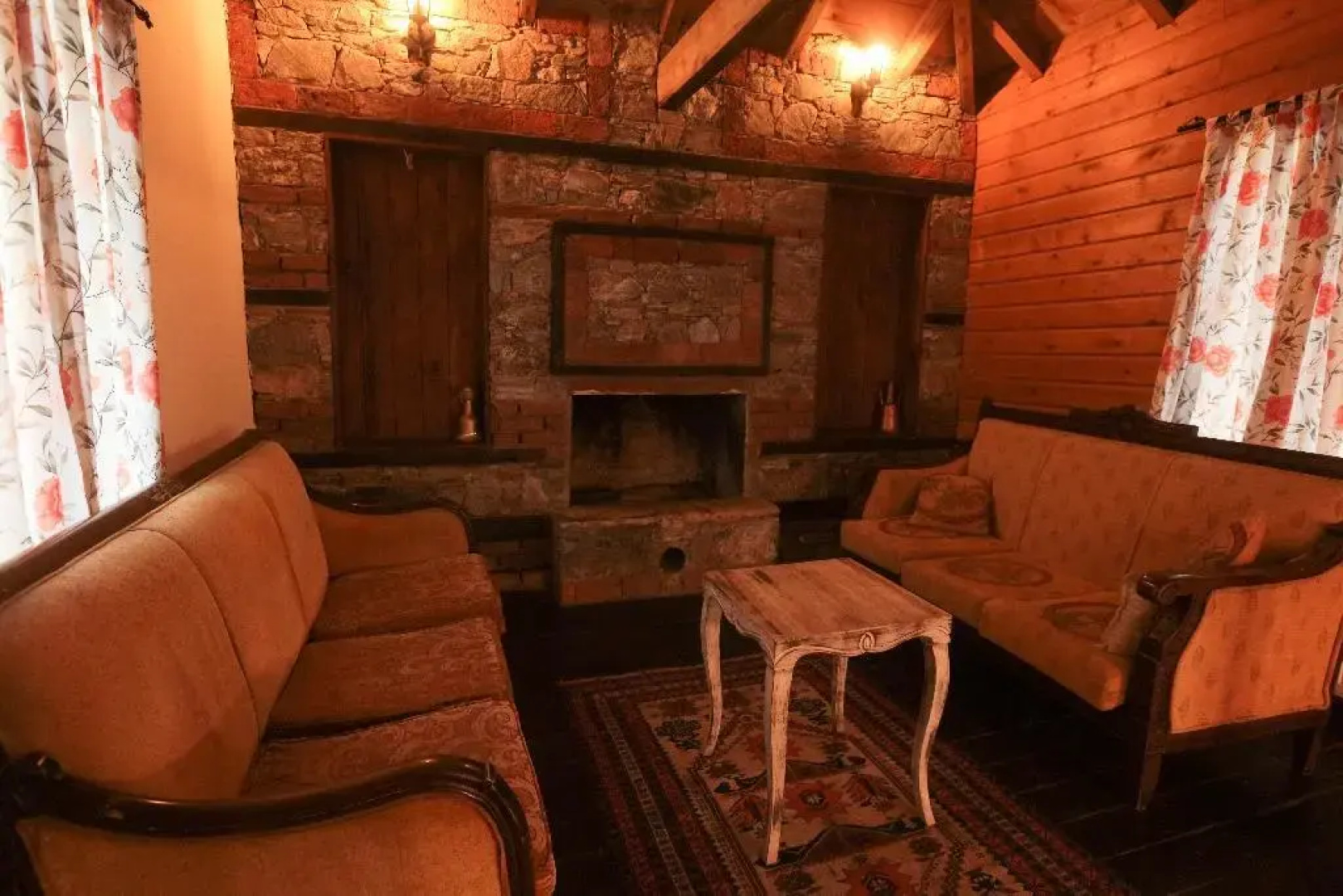 Kayserkaya Cottages & Camping