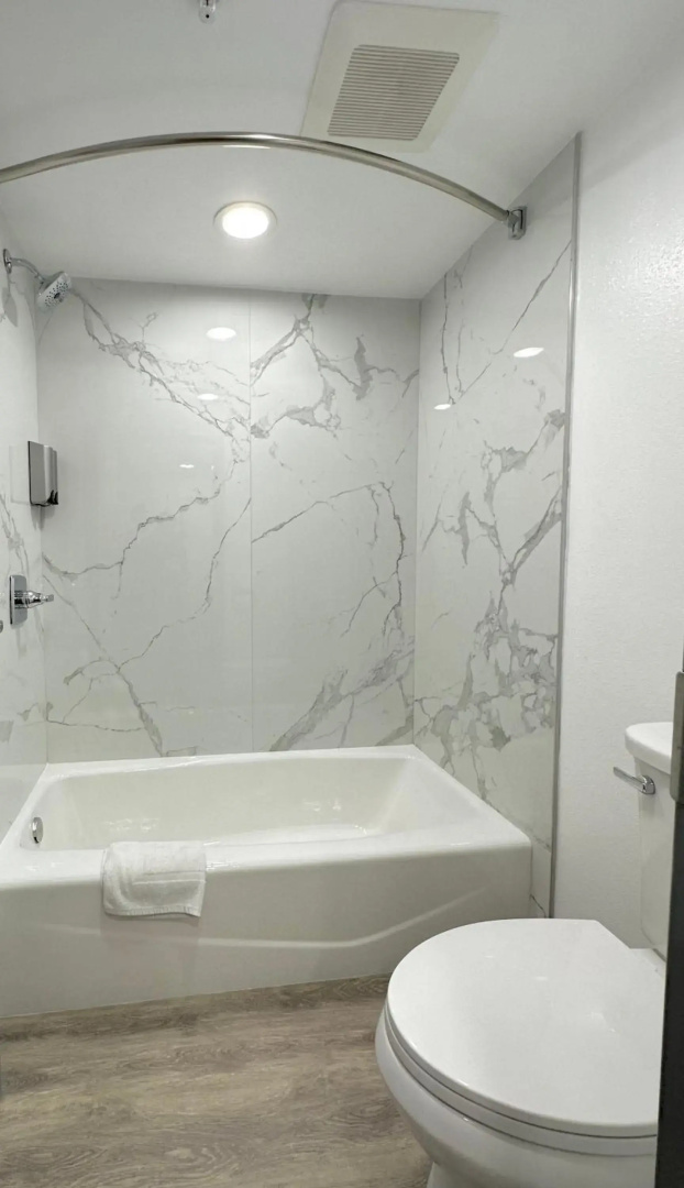 Express Inn & Suites