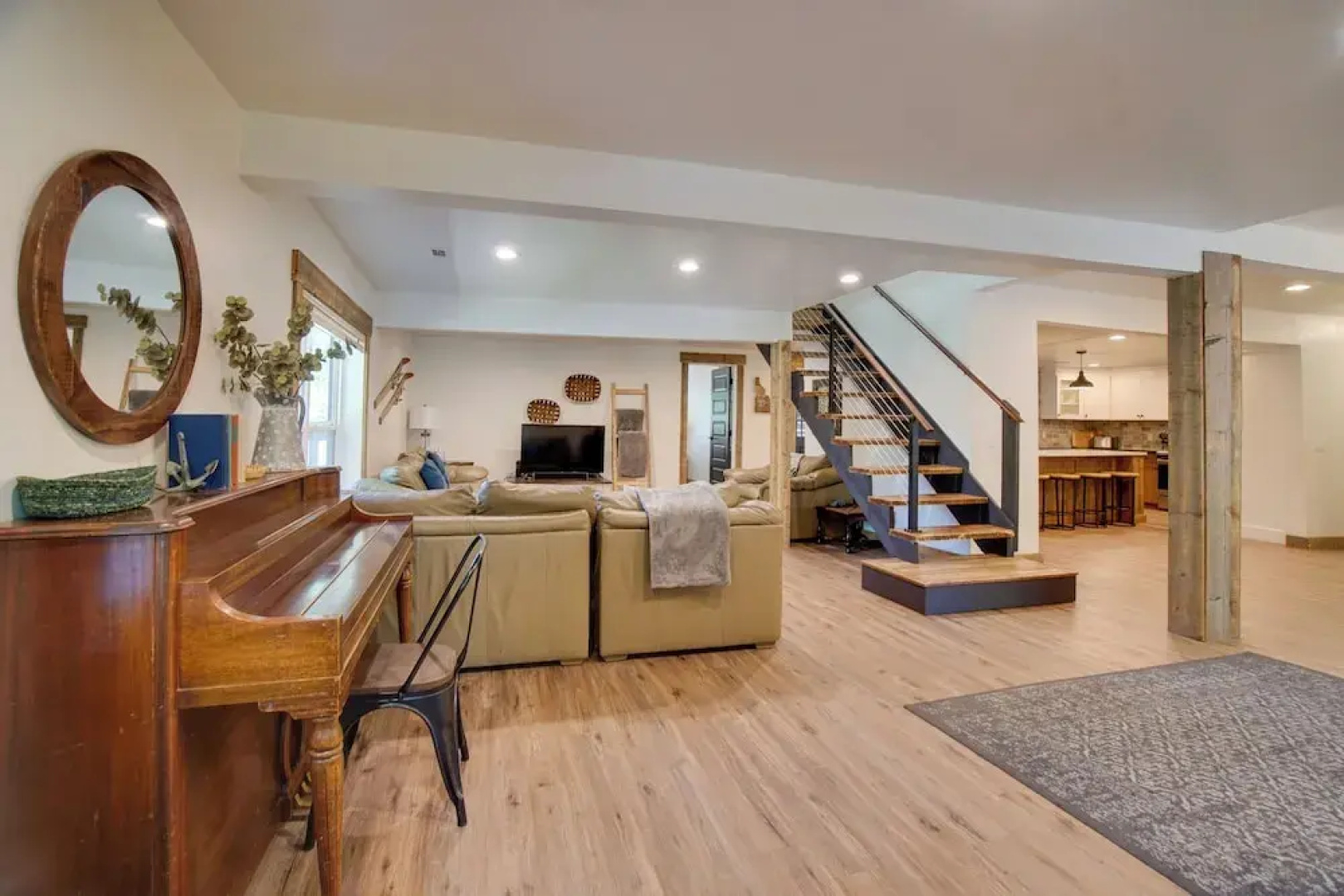'deer Hollow' Home < 1 Mi to Payette Lake!