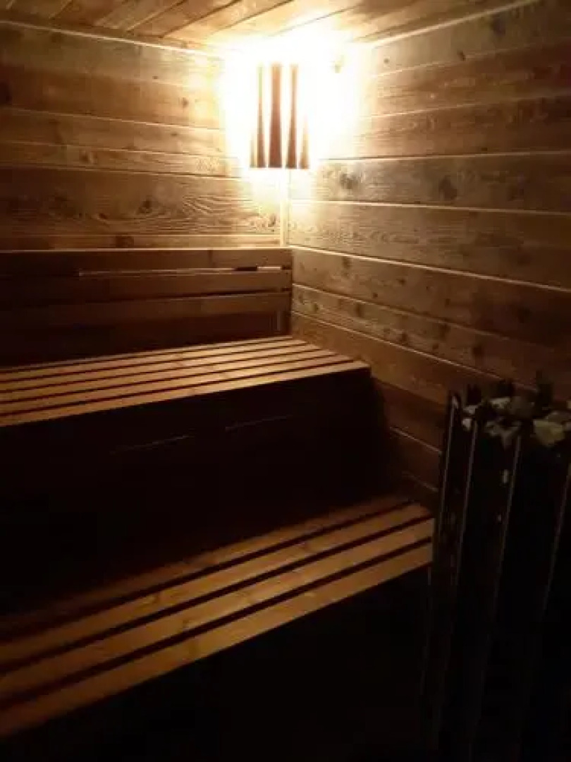 Chaloupka na stráni