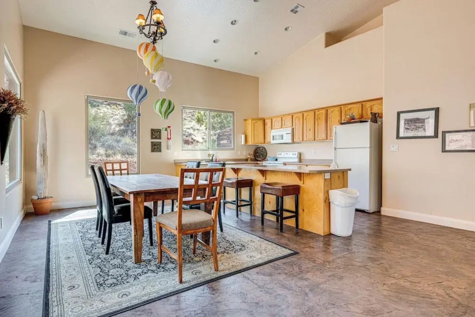 Gorgeous Kanab Home: Canyon Views & Pool Access!