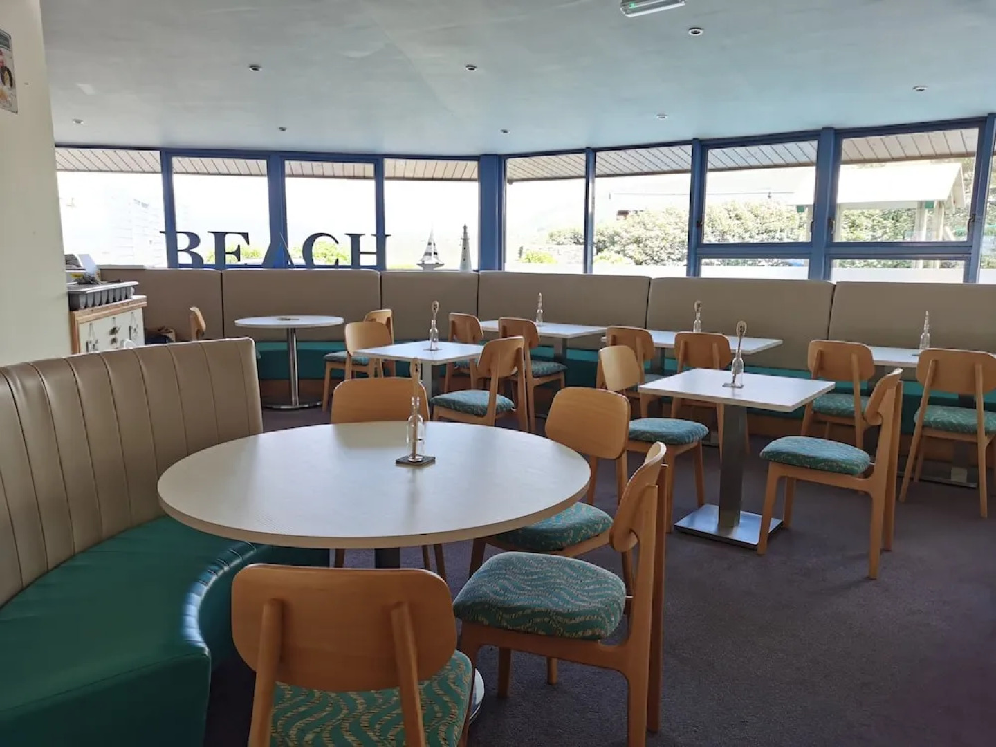 Snowdonia Holiday Sea Beach and Mountains View