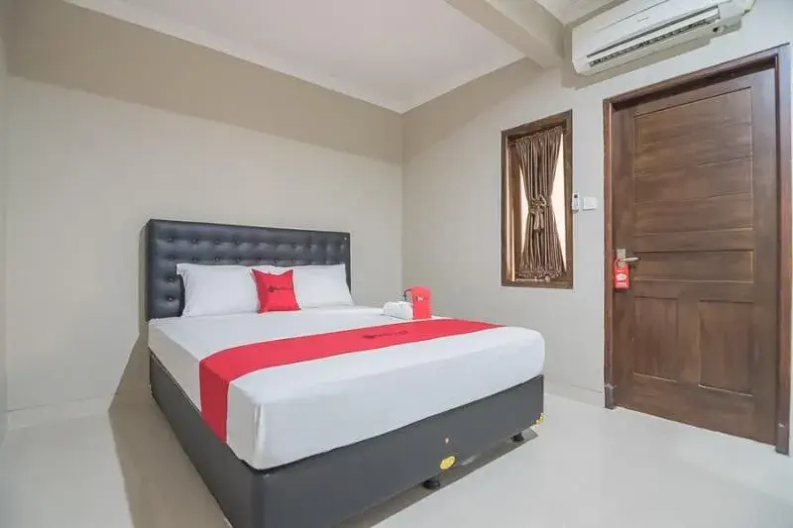 RedDoorz near Ambarukmo Yogyakarta