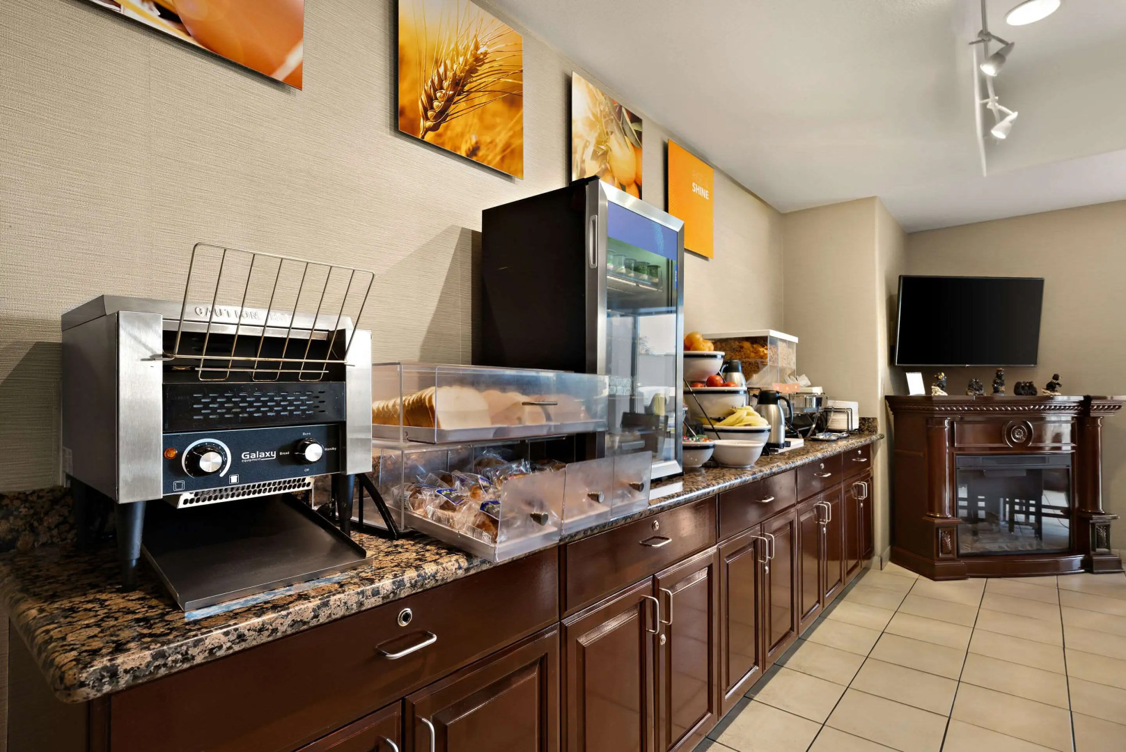 Comfort Inn & Suites Airport