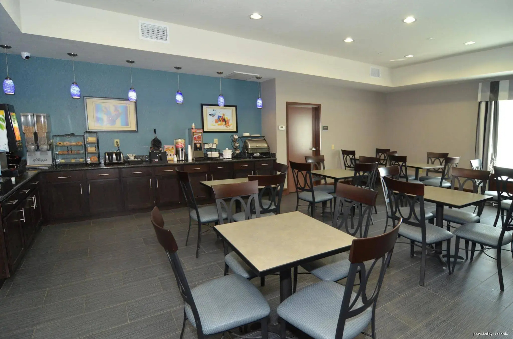 Best Western Plus Kenedy Inn