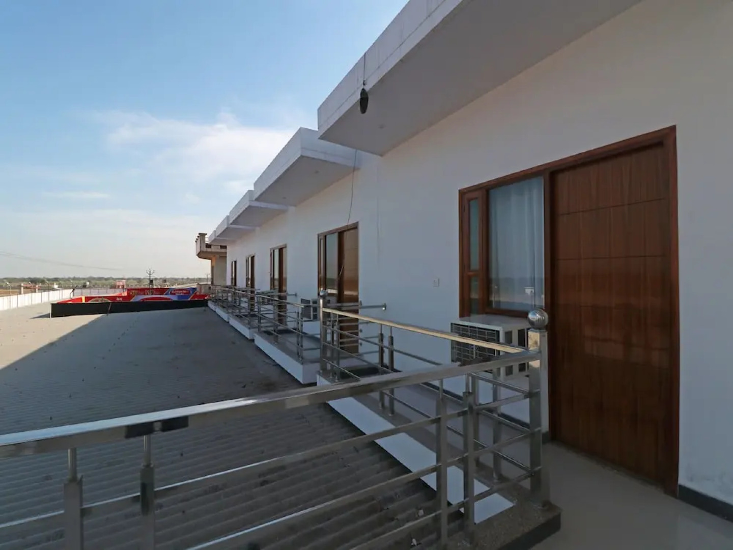 OYO 12065 Hotel Raj Palace