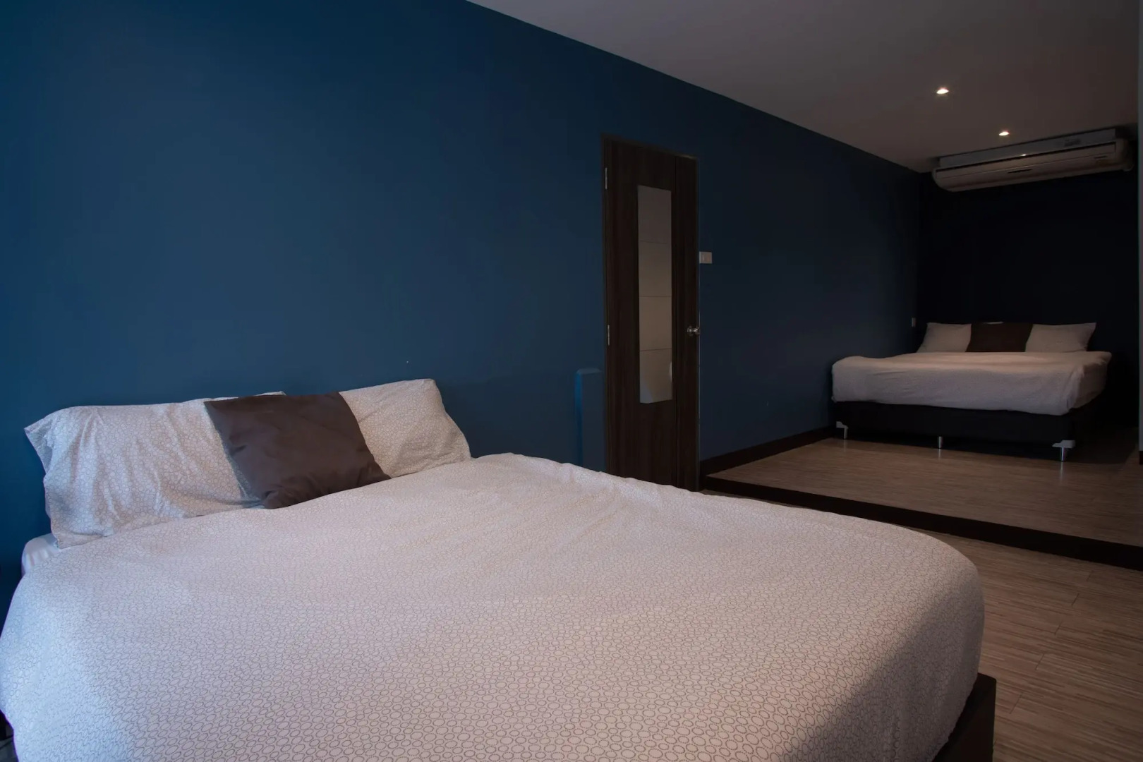 Sleep With Me Bangkok - BTS Phra Khanong