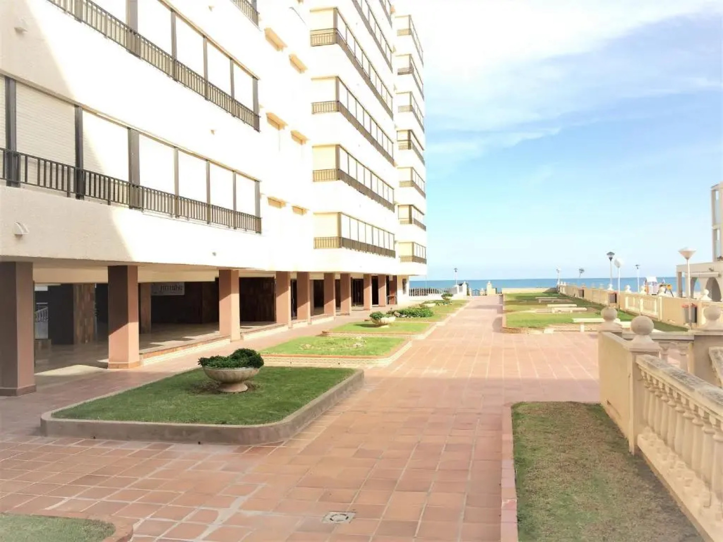 Renovated Apartment in a Beachfront Complex