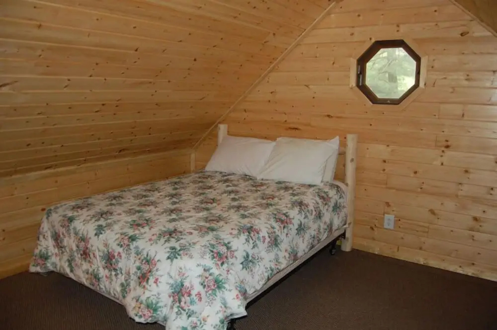 The Elms Waterfront Cottages