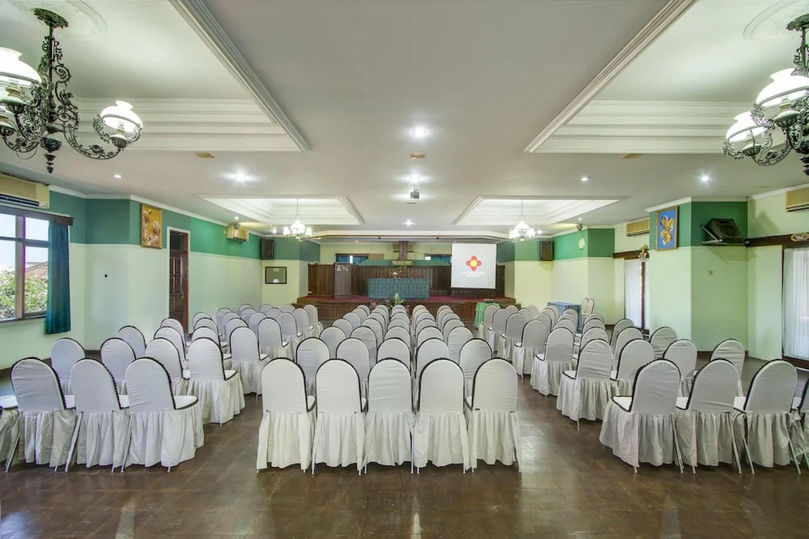 Bali Taman Lovina Resort and Spa Suites