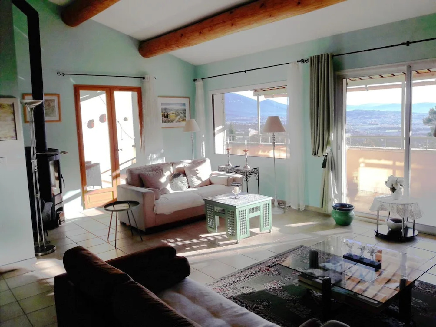 Peaceful Villa in Saint-Saturnin-lès-Apt with Swimming Pool