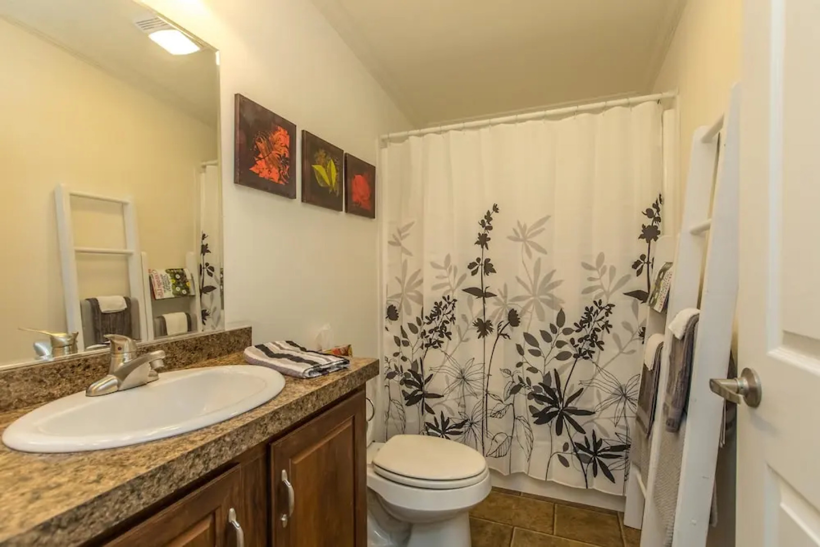 River Rock Walking Distance to Port Carling - Newer 3 bed 2 Bath