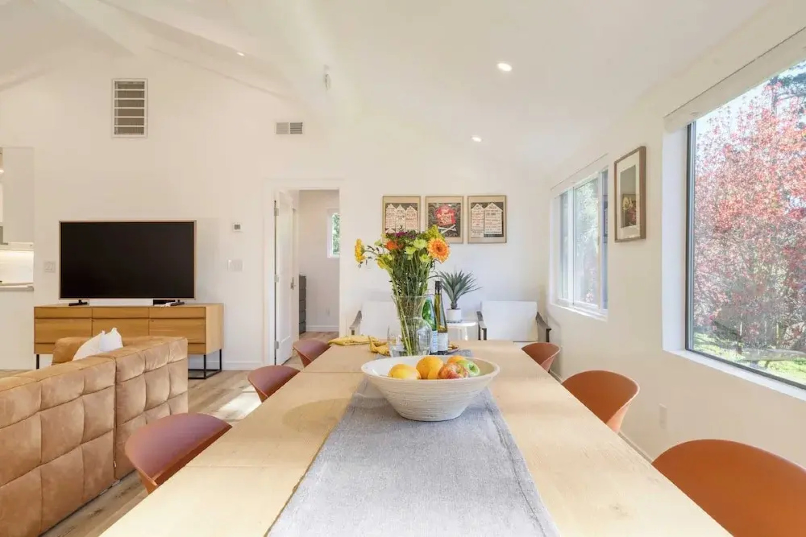 Sunridge Lookout by Avantstay Big Backyard Oasis + Patio, Central Location