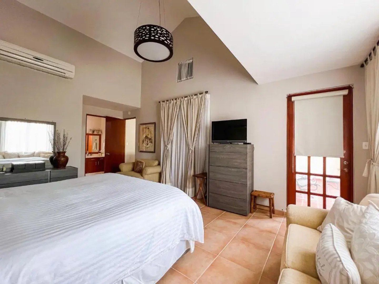 Villa Iris 2 story ocean view villa w/ pool access