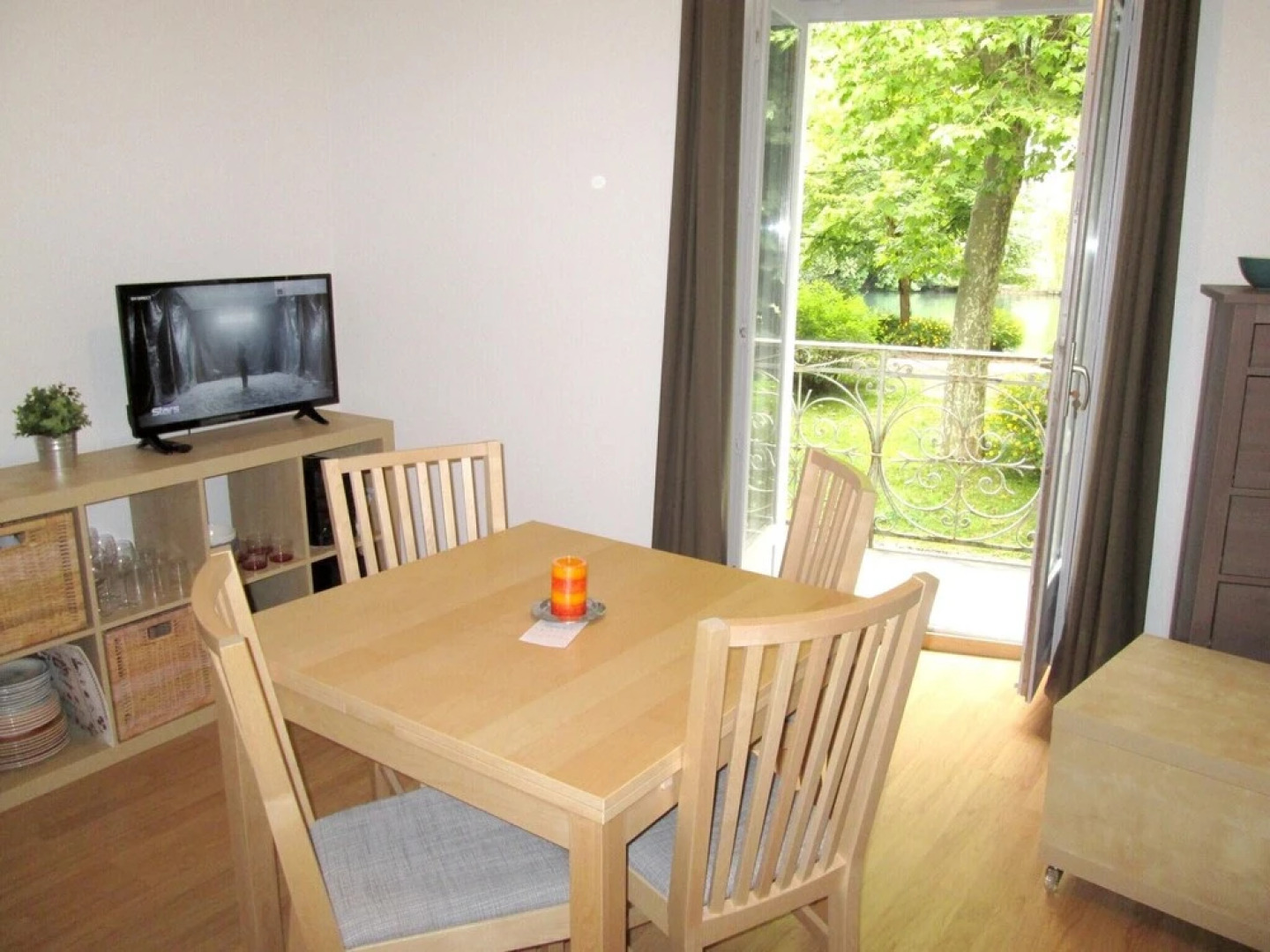 Apartment With 2 Bedrooms in Bagneres-de-luchon, With Wonderful Lake V